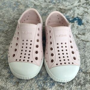 Native Shoes Light Pink Size 6
